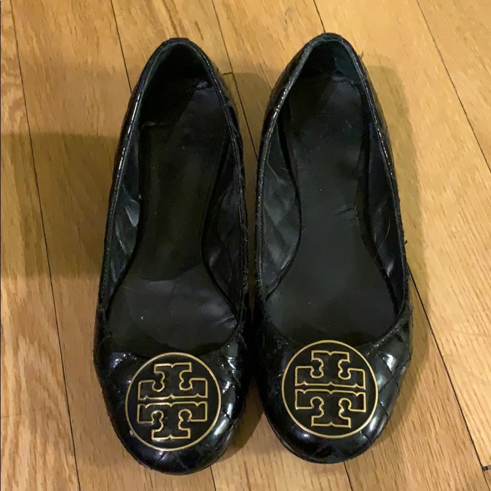 Tory Burch black patent gold Reva ballet flats 7.5